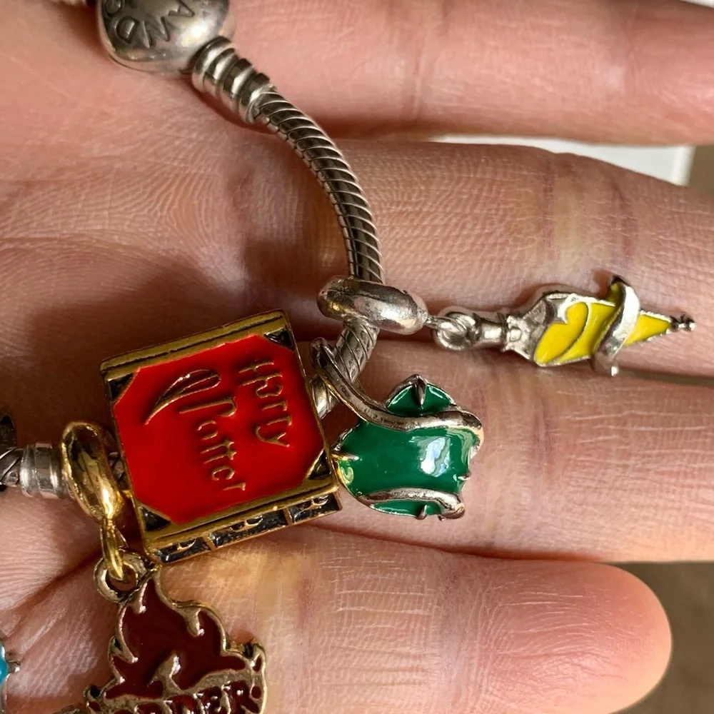 Pandora Snake Chain Heart Clasp Bracelet w/ NEW 9 Harry Potter Themed Charms EUC - Picture 7 of 11